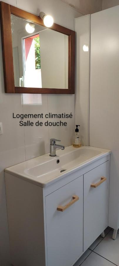 Le Barcares Logement Climatise Pour 6 Personnes, Draps Et Serviettes Non Fournis Air-Conditioned Accommodation For 6 People, Sheets And Towels Not Provided Alojamiento Con Aire Acondicionado Para 6 Personas, Sabanas Y Toallas No Incluidas ภายนอก รูปภาพ
