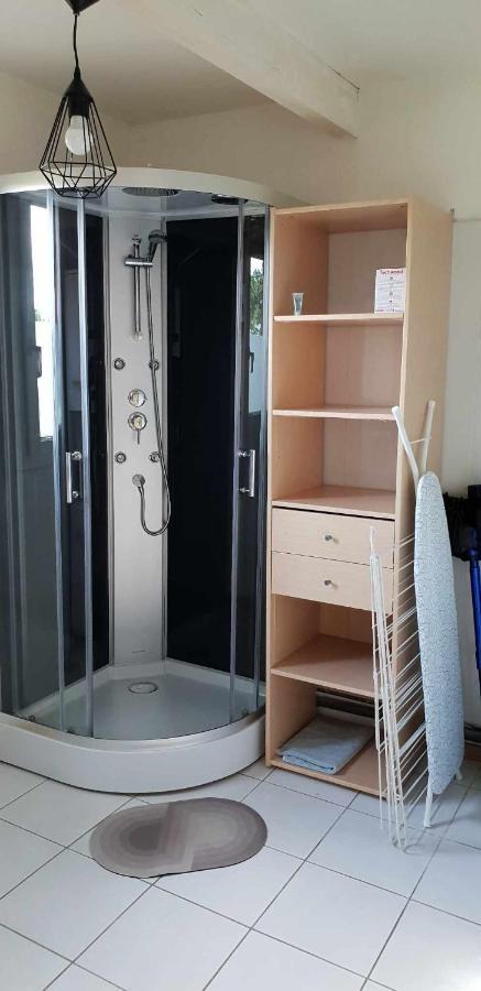 Le Barcares Logement Climatise Pour 6 Personnes, Draps Et Serviettes Non Fournis Air-Conditioned Accommodation For 6 People, Sheets And Towels Not Provided Alojamiento Con Aire Acondicionado Para 6 Personas, Sabanas Y Toallas No Incluidas ภายนอก รูปภาพ