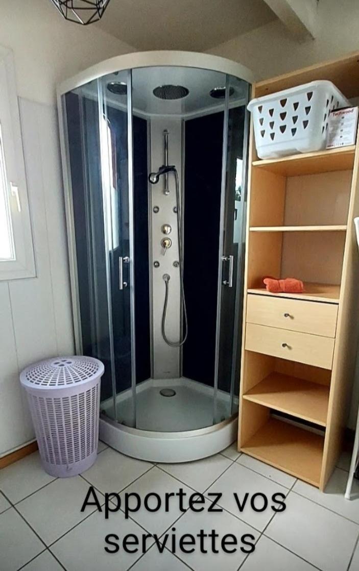 Le Barcares Logement Climatise Pour 6 Personnes, Draps Et Serviettes Non Fournis Air-Conditioned Accommodation For 6 People, Sheets And Towels Not Provided Alojamiento Con Aire Acondicionado Para 6 Personas, Sabanas Y Toallas No Incluidas ภายนอก รูปภาพ